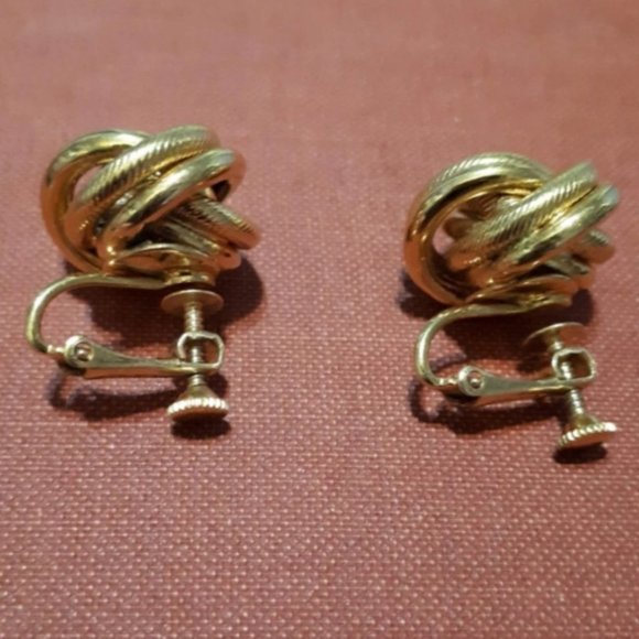 Vintage Napier Knot Earrings Gold tone Screw Back 1980's - Picture 2 of 5